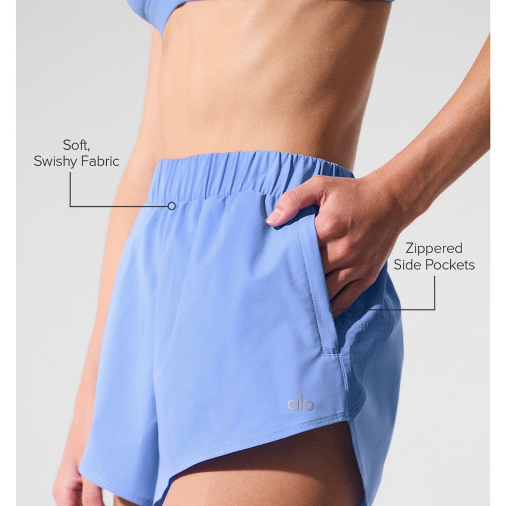 ALO Yoga Crystal Clear Blue shorts